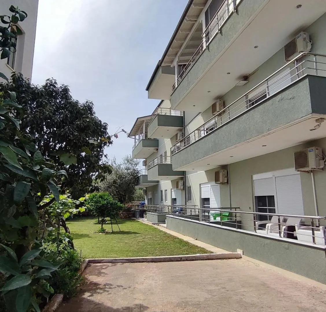 Hotel Olivio, דרמי