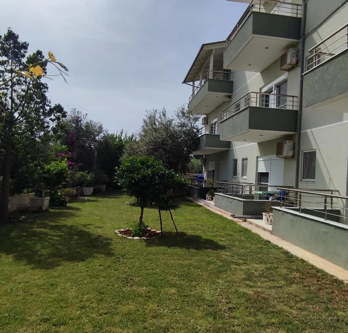 Hotel Olivio, דרמי אלבניה
