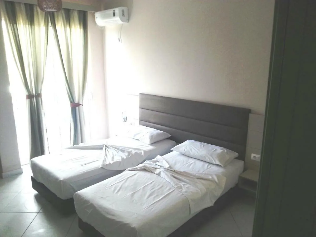 Hotel Olivio, דרמי